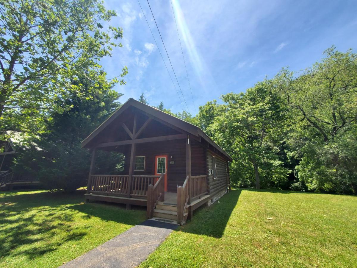 New River Trail Cabins Galax Buitenkant foto