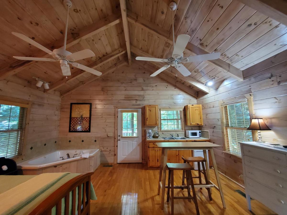 New River Trail Cabins Galax Buitenkant foto